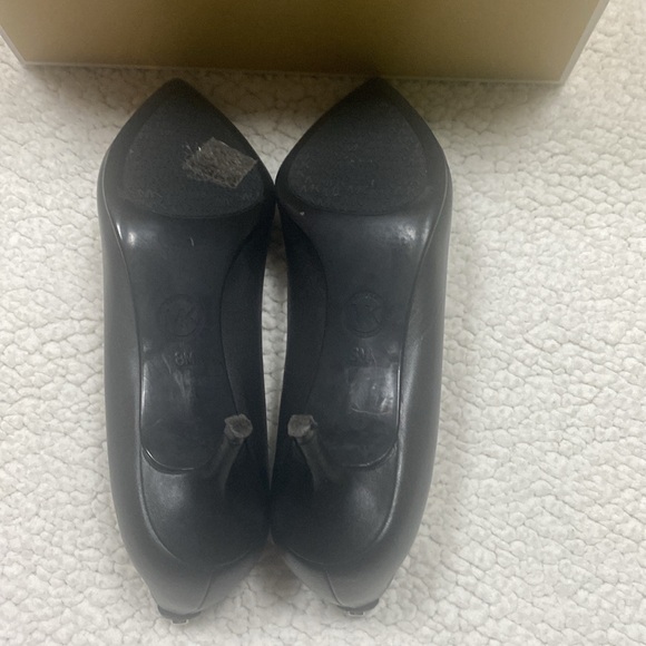 Michael Kors - MK Flex - Leather Kitten Heel - Picture 9 of 9